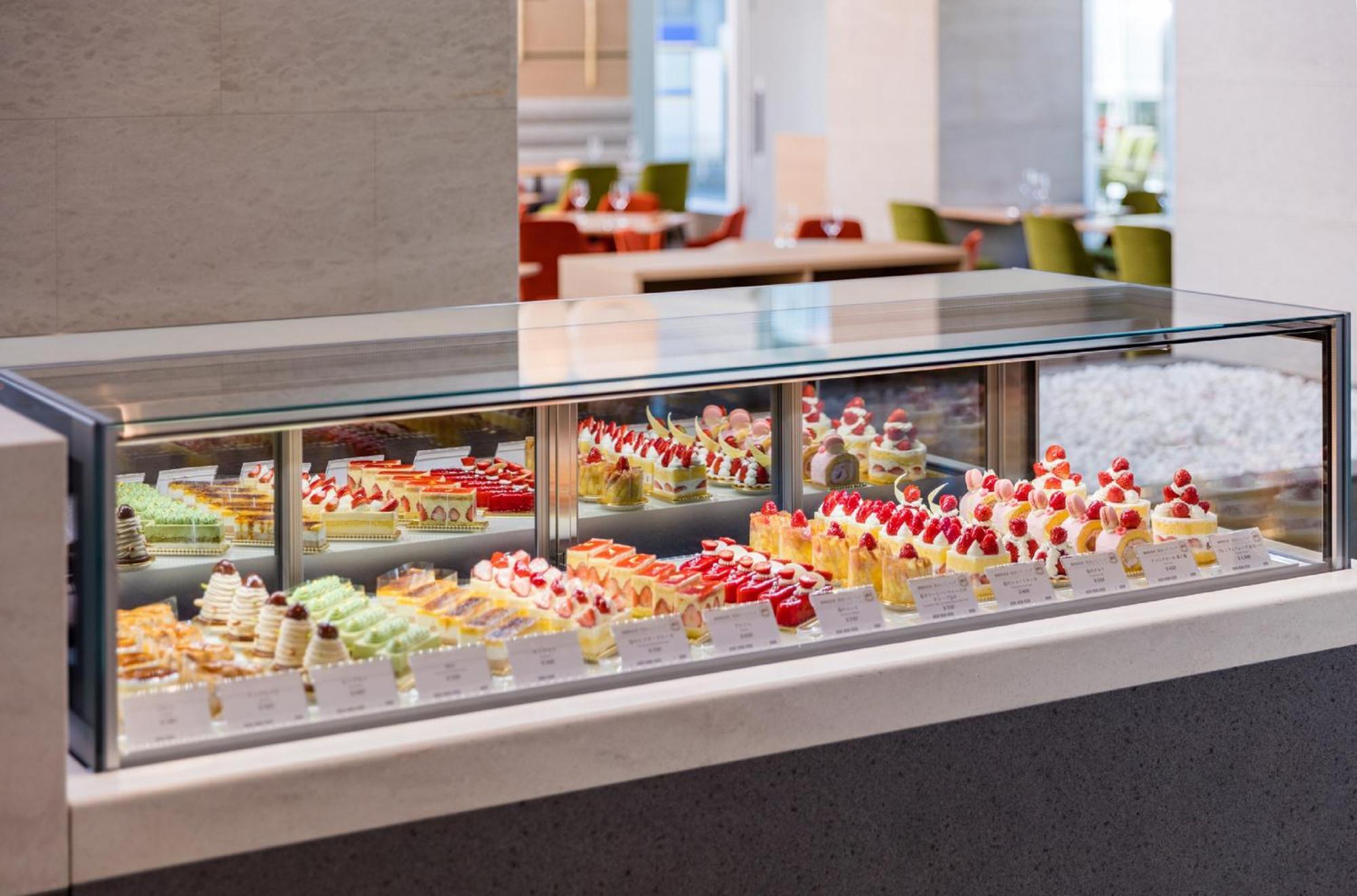 Hotel Associa Shizuoka Exterior foto A display case of gelato